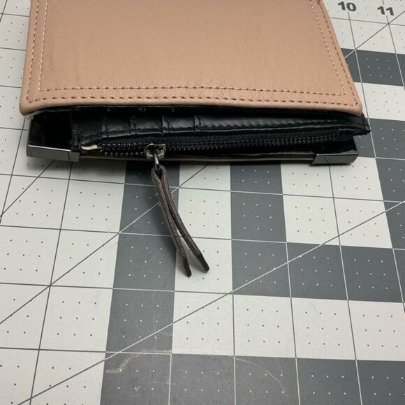 Jessica Simpson Beige Card Holder - Picture 9 of 9